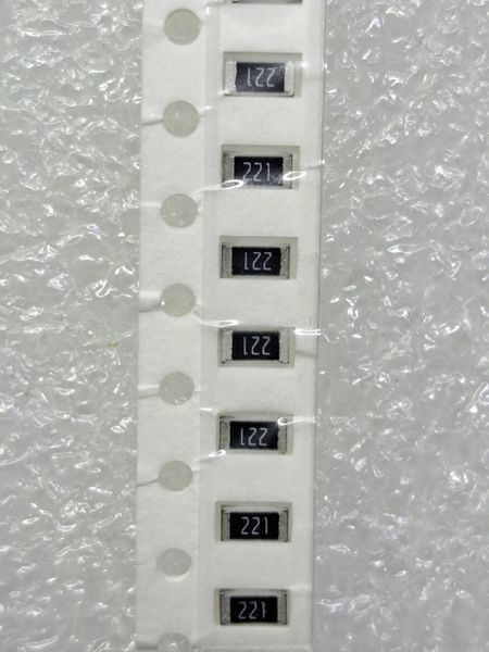 Резистор SMD 1206 220 Om &plusmn;5% (РЗ0237) РЗ0237 фото