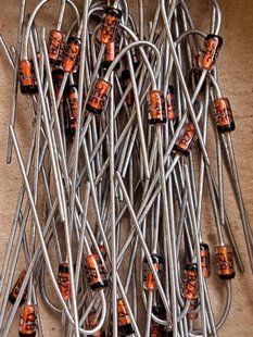 Стабилитрон 0,5W 27V (BZX55C) СТБ065 фото