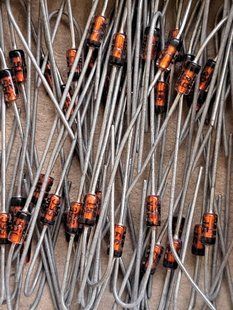 Стабилитрон 0,5W 39V (BZX55C) СТБ069 фото