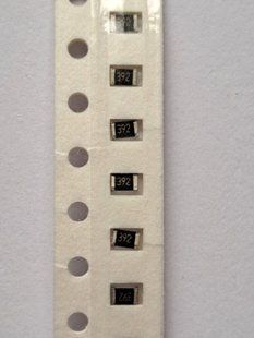 Резистор SMD 0805 3,9 kOm &plusmn;5% (РЗ0087) РЗ0087 фото