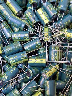 Конденсатор електролітичний 10mkF 400V 105С (10mm*17mm) (КЕ0262) КЕ0262 фото