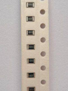 Резистор SMD 0805 820 kOm &plusmn;5% (РЗ0143) РЗ0143 фото
