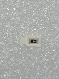 Резистор SMD 1206 18 Om &plusmn;5% (РЗ0211) РЗ0211 фото